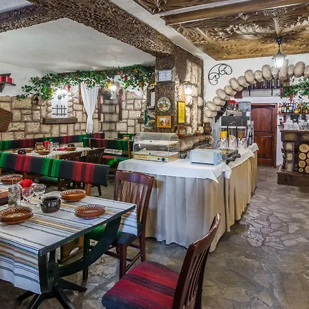 Boutique Ikonomov Vendégház 3*