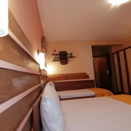 Boutique Ikonomov Pensión 3*