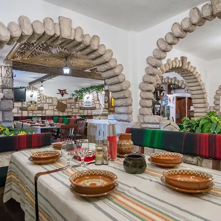 Boutique Ikonomov Pensión 3*